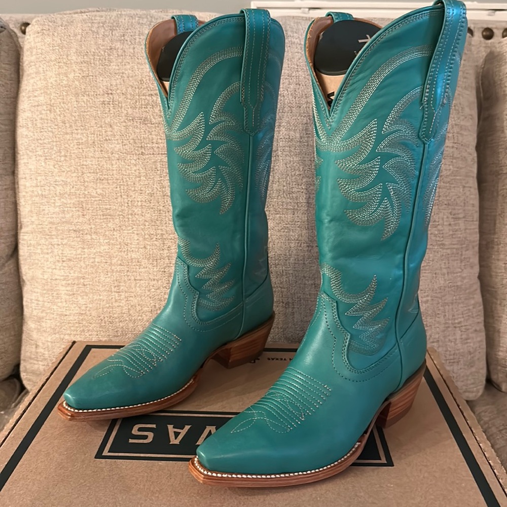 Tecovas Annie Lagoon blue cowgirl boot with original box, worn once.